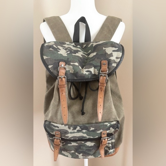 Steve Madden Army Green Camo Vegan Leather Adjustable Book Bag Backpack - Picture 3 of 14